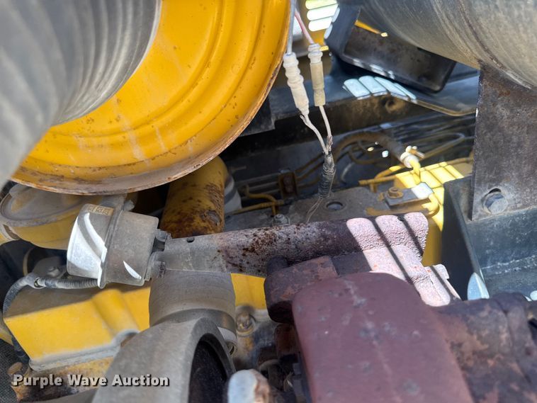 image for item FB5758 1999 Komatsu WA320-3 wheel loader