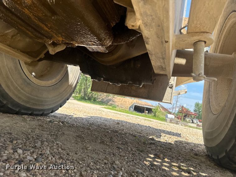 image for item FB5758 1999 Komatsu WA320-3 wheel loader