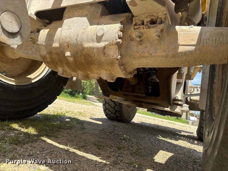 image for item FB5758 1999 Komatsu WA320-3 wheel loader