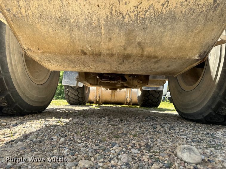 image for item FB5758 1999 Komatsu WA320-3 wheel loader