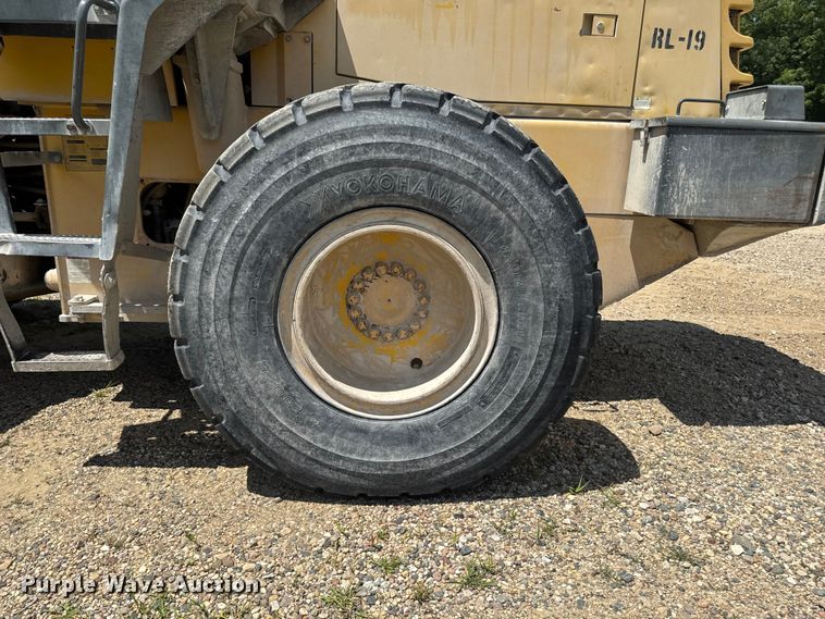 image for item FB5758 1999 Komatsu WA320-3 wheel loader