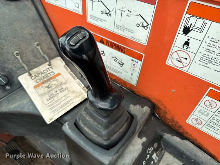 image for item FB5764 2005 JLG G12-55A telehandler