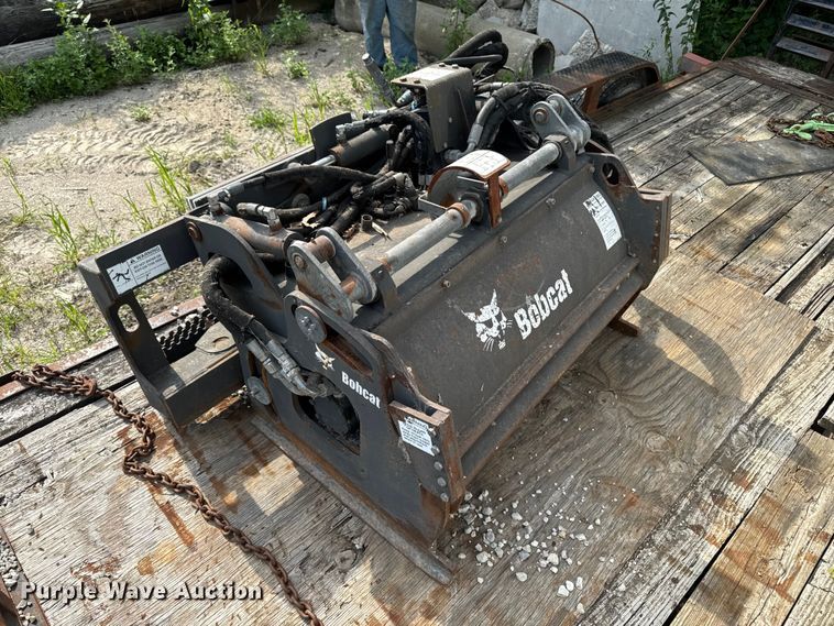 image for item FB5765 2007 Bobcat 40 HYD Planer skid steer cold planer