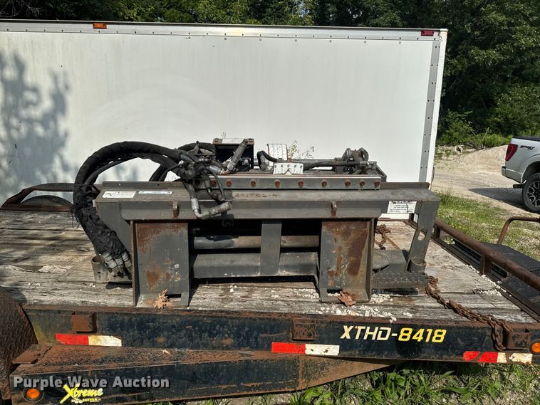 image for item FB5765 2007 Bobcat 40 HYD Planer skid steer cold planer