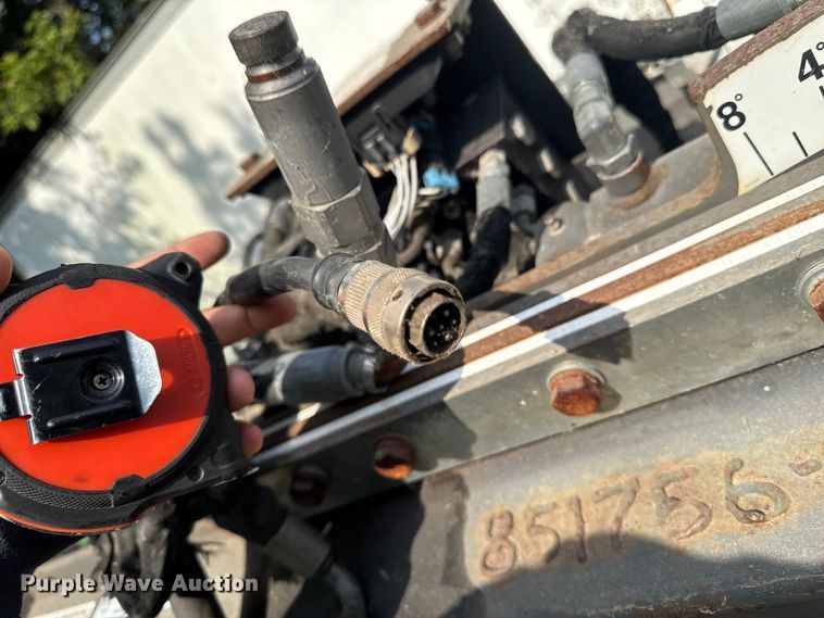 image for item FB5765 2007 Bobcat 40 HYD Planer skid steer cold planer