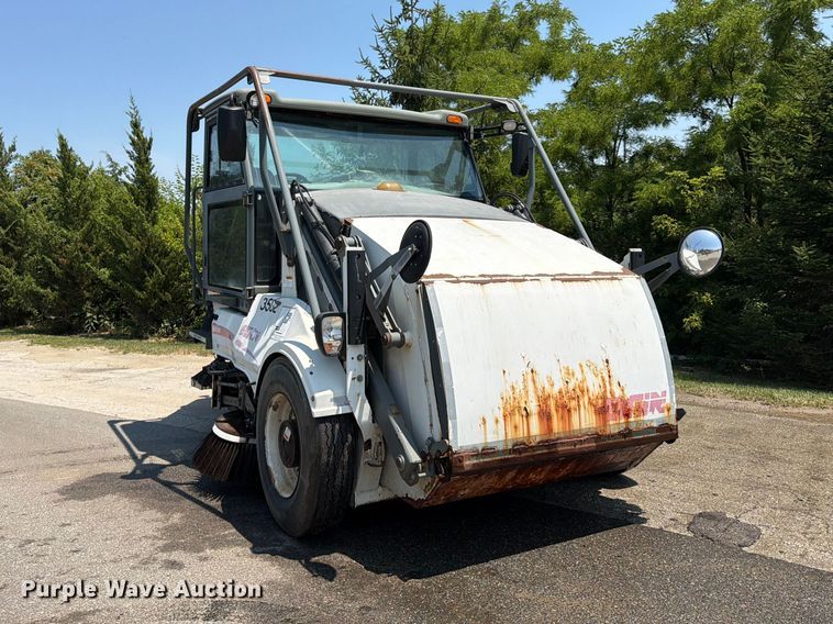 image for item FB5769 2008 Elgin NP Pelican street sweeper