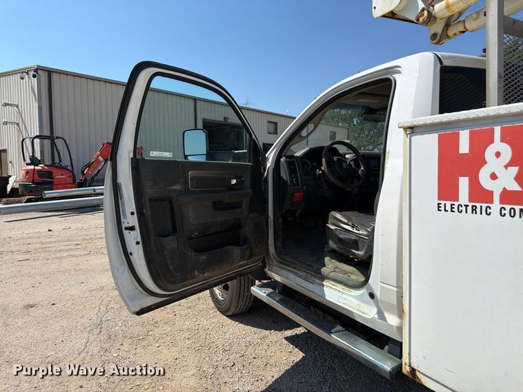 image for item FB5770 2017 RAM 5500 bucket truck