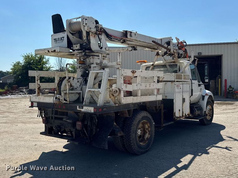 image for item FB5773 2003 International 4300 digger derrick truck