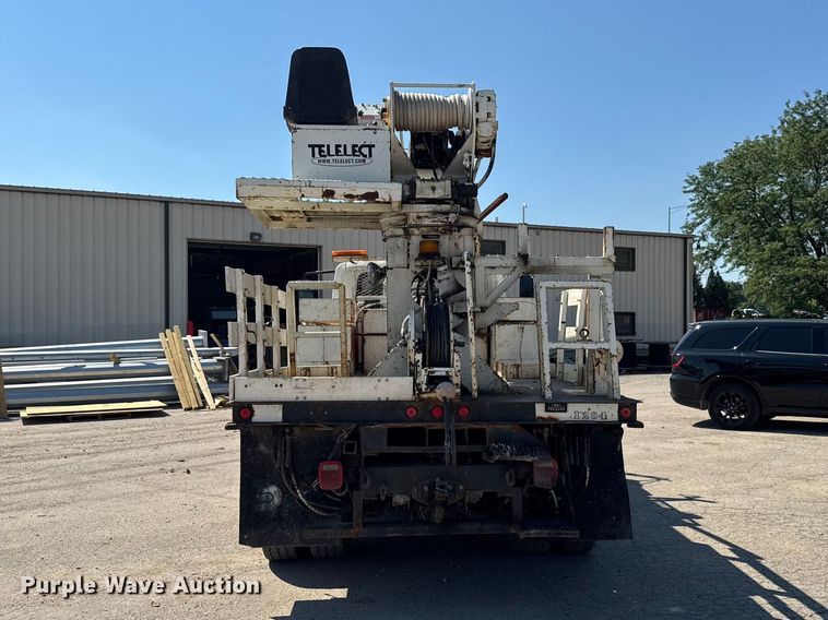 image for item FB5773 2003 International 4300 digger derrick truck
