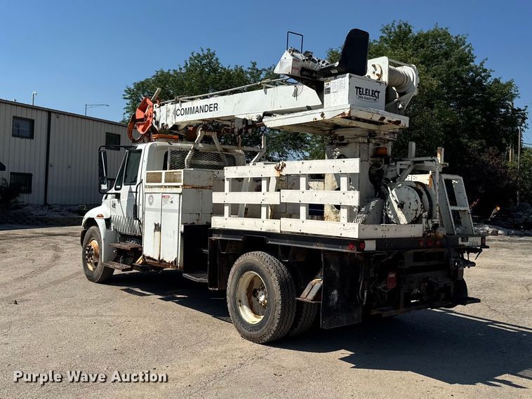 image for item FB5773 2003 International 4300 digger derrick truck