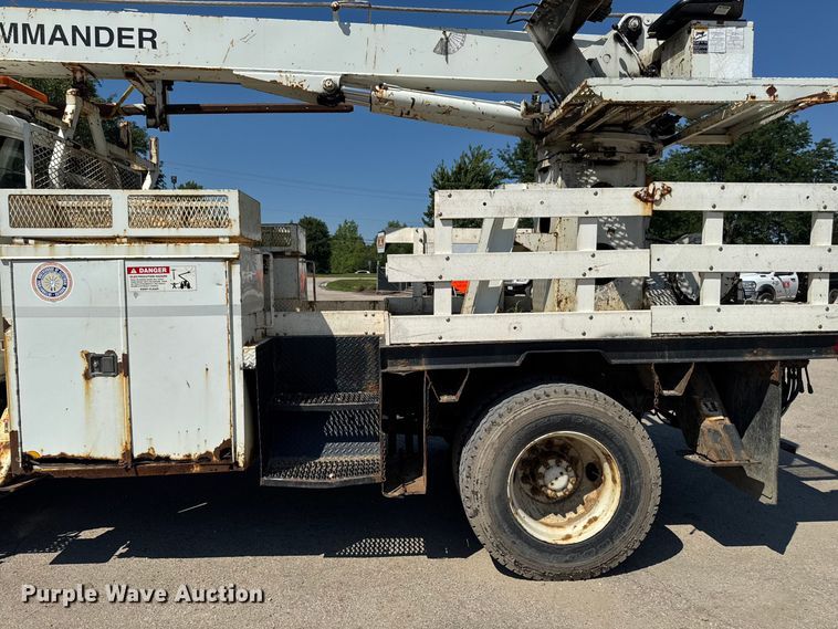 image for item FB5773 2003 International 4300 digger derrick truck
