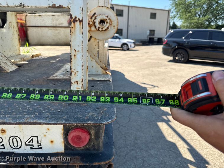 image for item FB5773 2003 International 4300 digger derrick truck