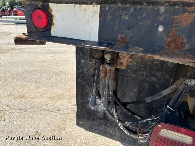 image for item FB5773 2003 International 4300 digger derrick truck