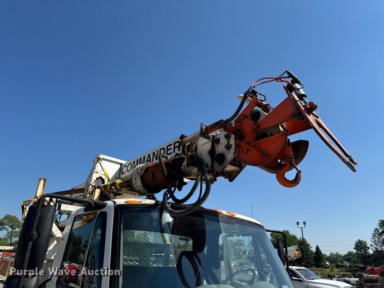 image for item FB5773 2003 International 4300 digger derrick truck