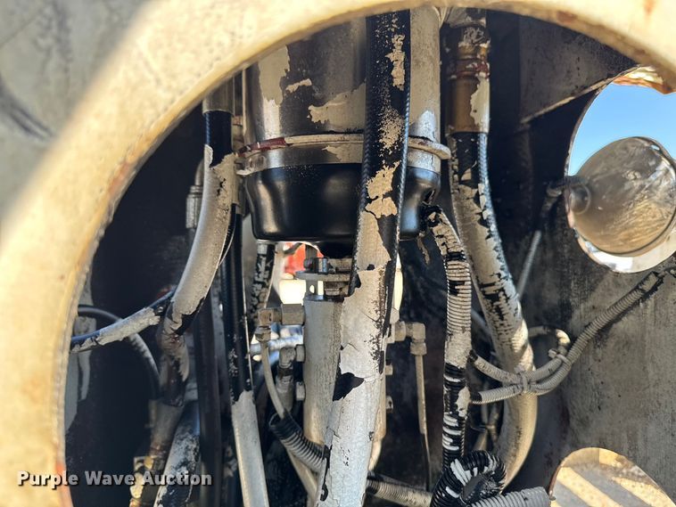 image for item FB5773 2003 International 4300 digger derrick truck