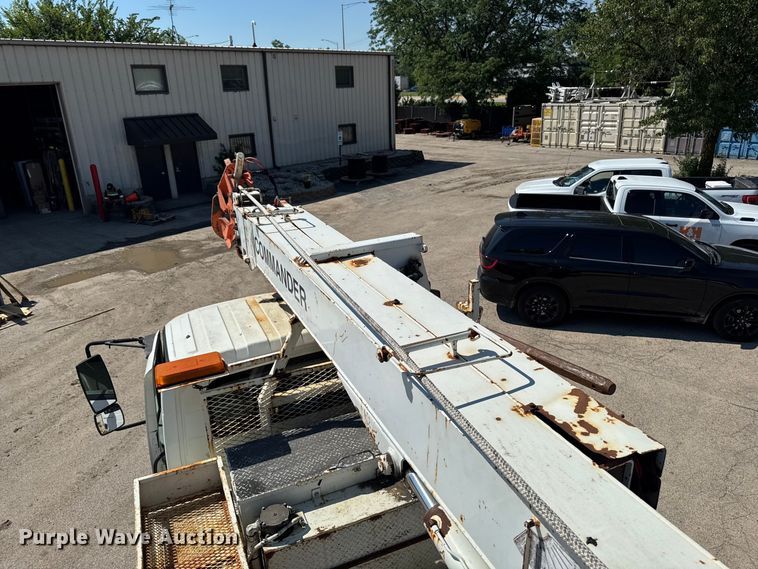 image for item FB5773 2003 International 4300 digger derrick truck