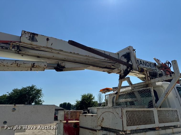 image for item FB5773 2003 International 4300 digger derrick truck
