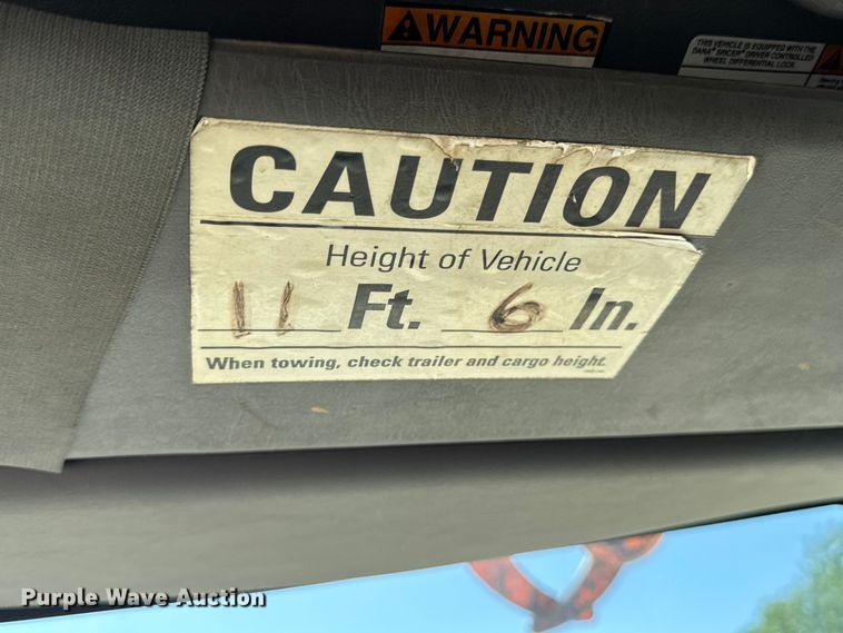 image for item FB5773 2003 International 4300 digger derrick truck