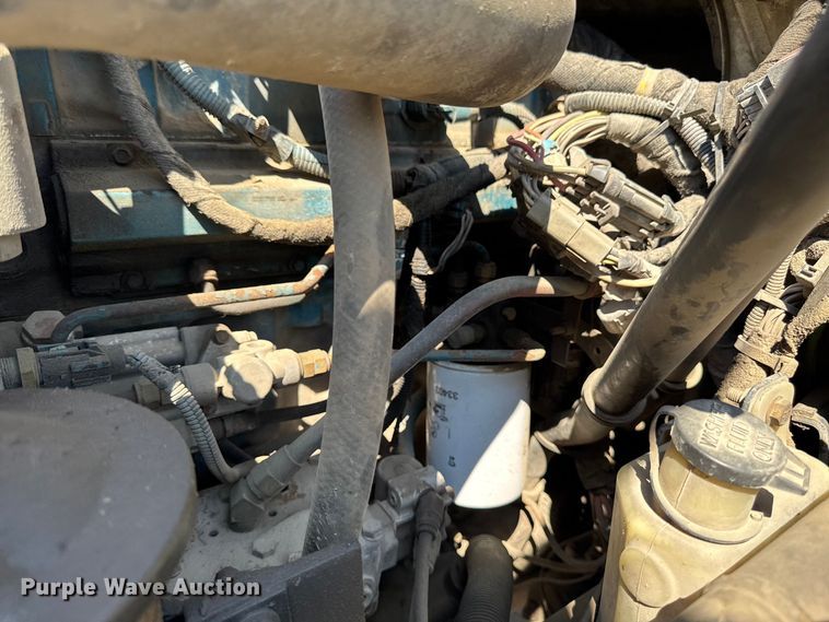 image for item FB5773 2003 International 4300 digger derrick truck