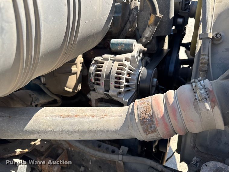 image for item FB5773 2003 International 4300 digger derrick truck