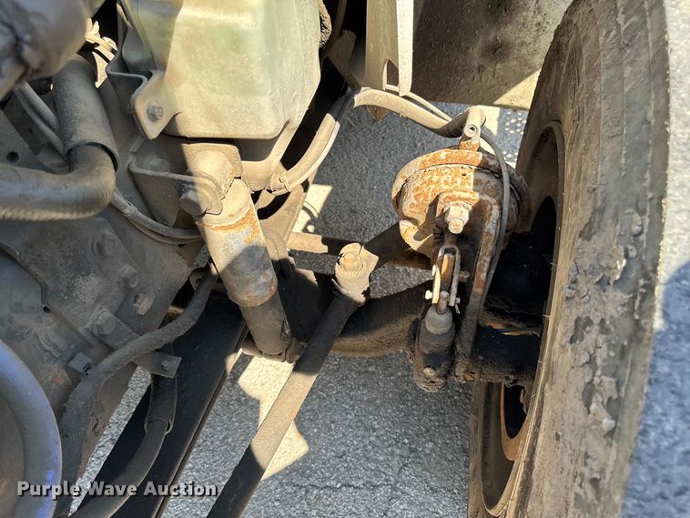 image for item FB5773 2003 International 4300 digger derrick truck