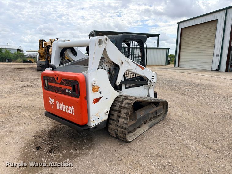 image for item FB8223 2019 Bobcat T650 tracked skid steer loader