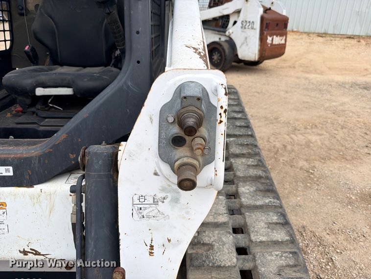 image for item FB8223 2019 Bobcat T650 tracked skid steer loader
