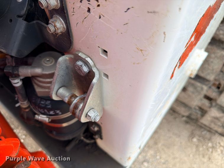 image for item FB8223 2019 Bobcat T650 tracked skid steer loader
