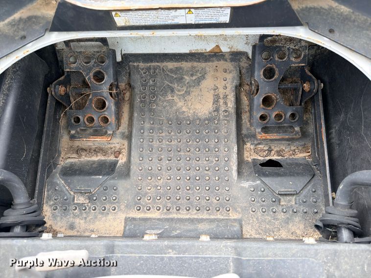 image for item FB8223 2019 Bobcat T650 tracked skid steer loader