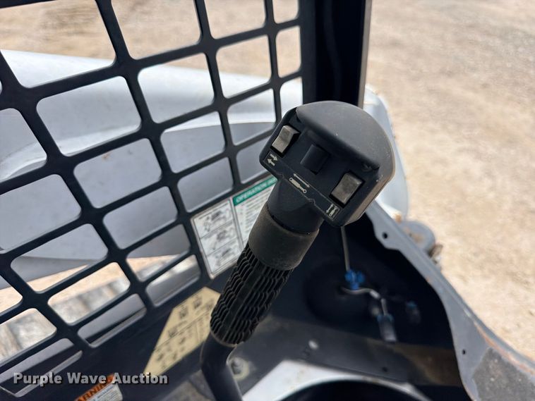 image for item FB8223 2019 Bobcat T650 tracked skid steer loader