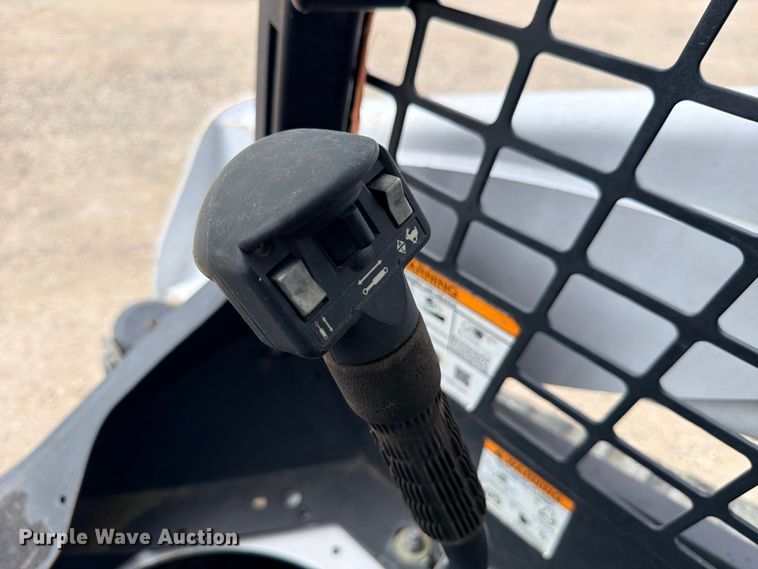 image for item FB8223 2019 Bobcat T650 tracked skid steer loader