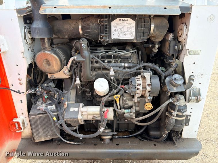 image for item FB8223 2019 Bobcat T650 tracked skid steer loader