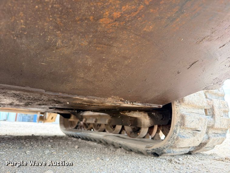 image for item FB8223 2019 Bobcat T650 tracked skid steer loader