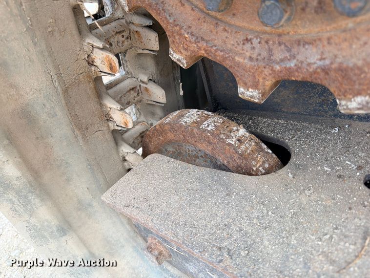 image for item FB8223 2019 Bobcat T650 tracked skid steer loader
