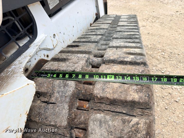 image for item FB8223 2019 Bobcat T650 tracked skid steer loader
