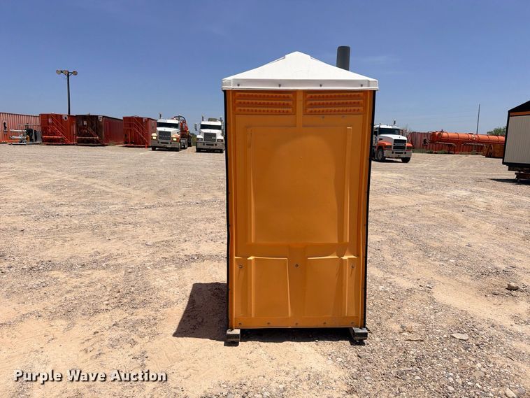 image for item FB8273 (4) portable restrooms