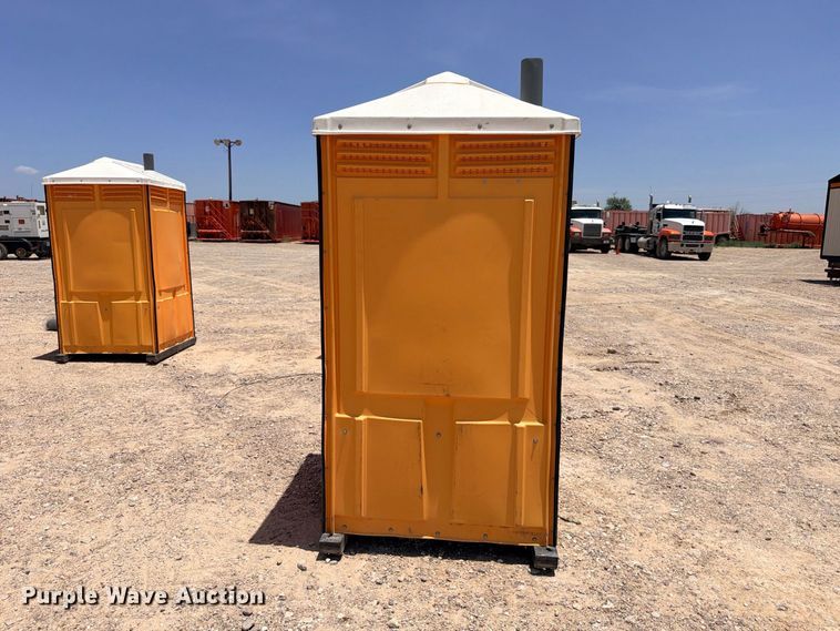 image for item FB8273 (4) portable restrooms