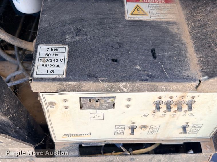 image for item FB8274 (5) Allmand Night-Lite V-Series NLV light plants
