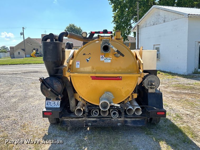 image for item FC1892 2012 Vermeer V800LE-HD410 vacuum excavator