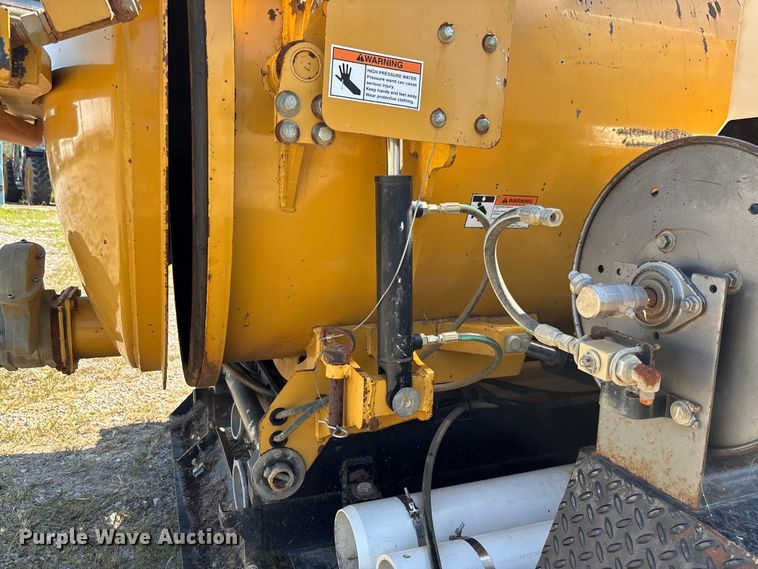 image for item FC1892 2012 Vermeer V800LE-HD410 vacuum excavator