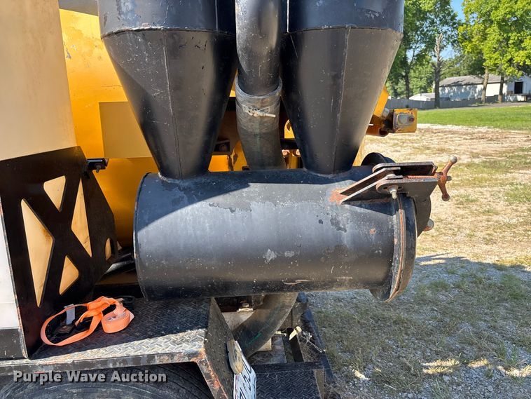 image for item FC1892 2012 Vermeer V800LE-HD410 vacuum excavator