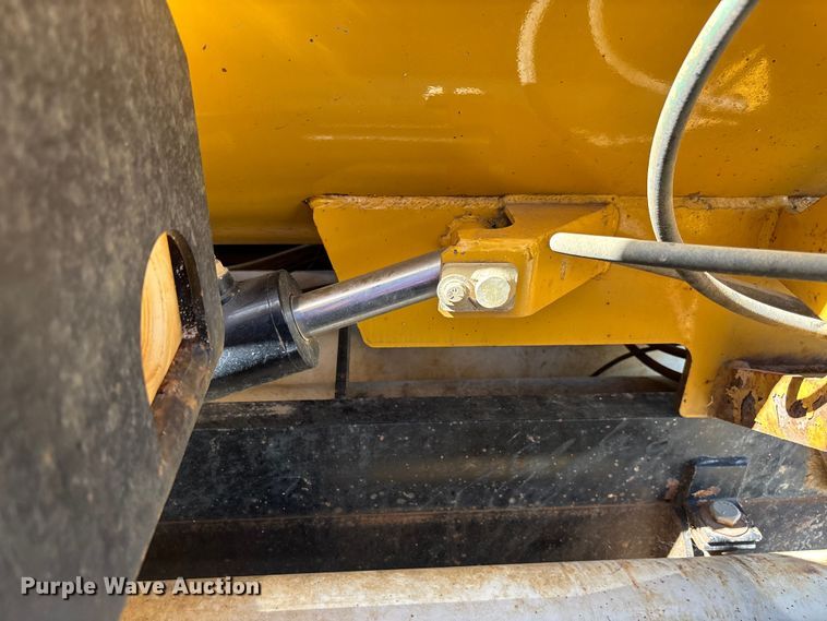 image for item FC1892 2012 Vermeer V800LE-HD410 vacuum excavator