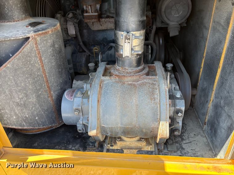image for item FC1892 2012 Vermeer V800LE-HD410 vacuum excavator