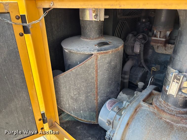 image for item FC1892 2012 Vermeer V800LE-HD410 vacuum excavator