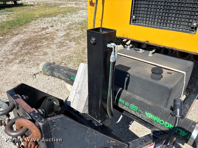 image for item FC1892 2012 Vermeer V800LE-HD410 vacuum excavator