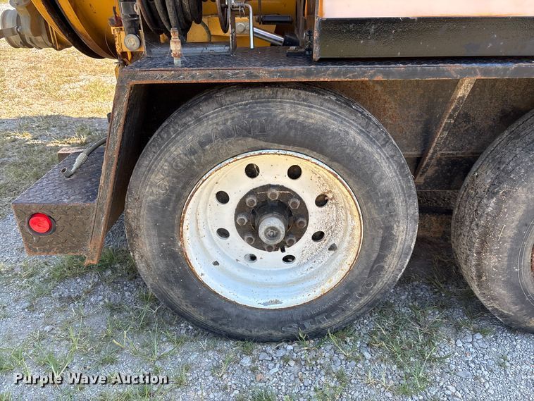 image for item FC1892 2012 Vermeer V800LE-HD410 vacuum excavator