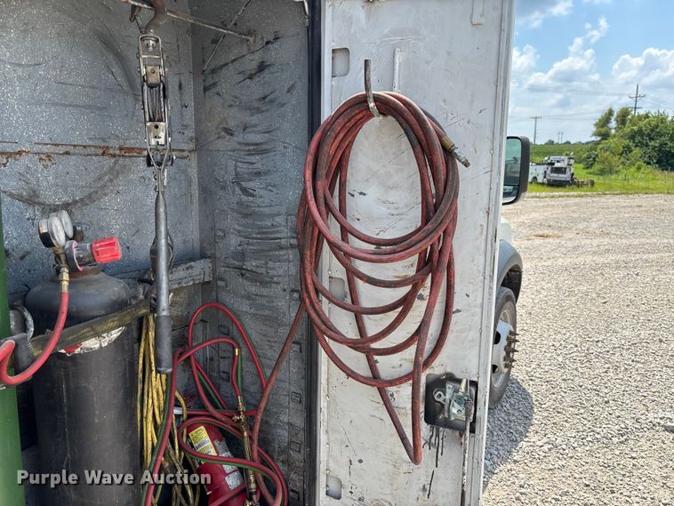 image for item FC1902 2017 RAM 5500 utility / service truck