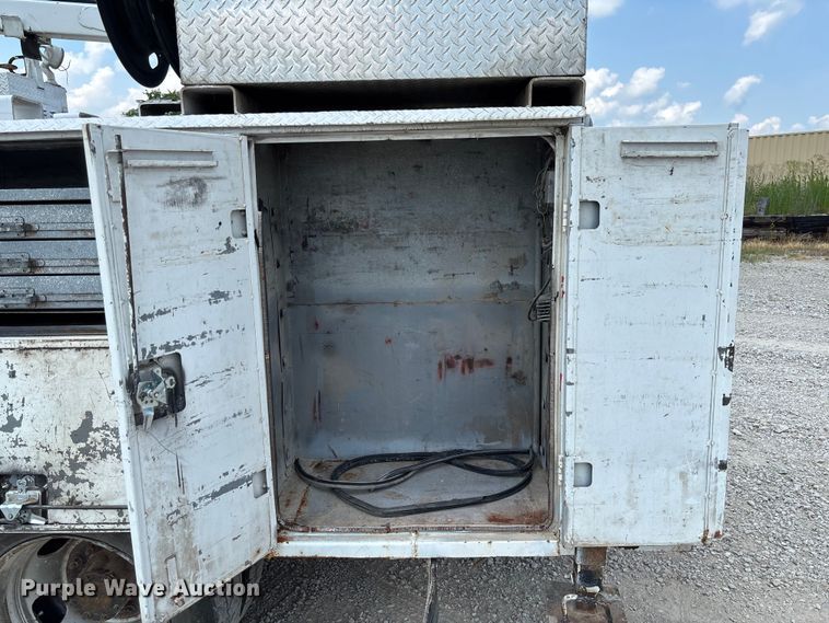 image for item FC1902 2017 RAM 5500 utility / service truck