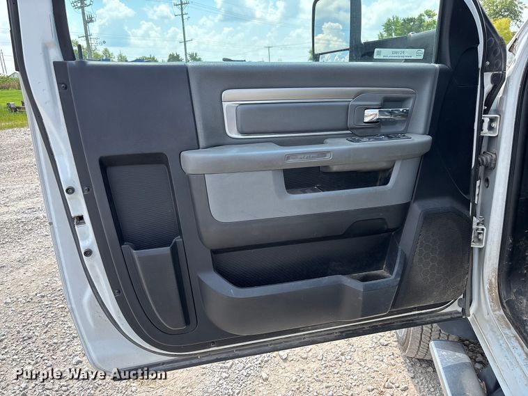 image for item FC1902 2017 RAM 5500 utility / service truck