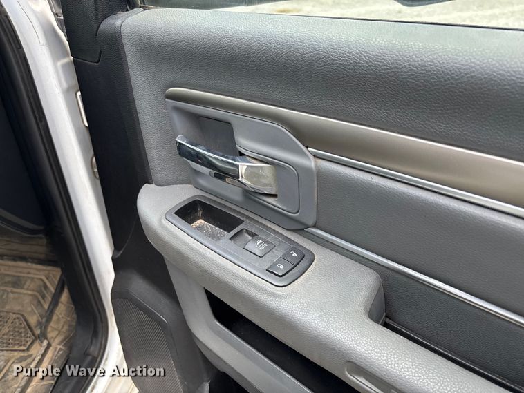 image for item FC1902 2017 RAM 5500 utility / service truck